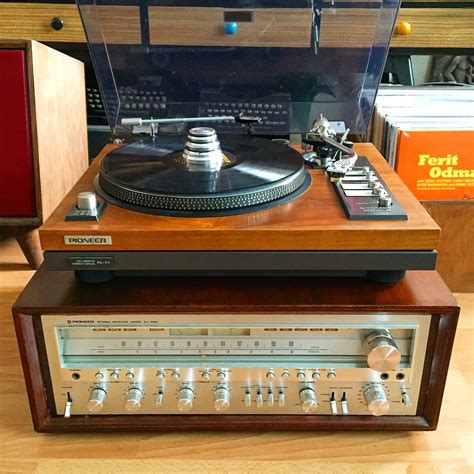 vintage turntable speakers